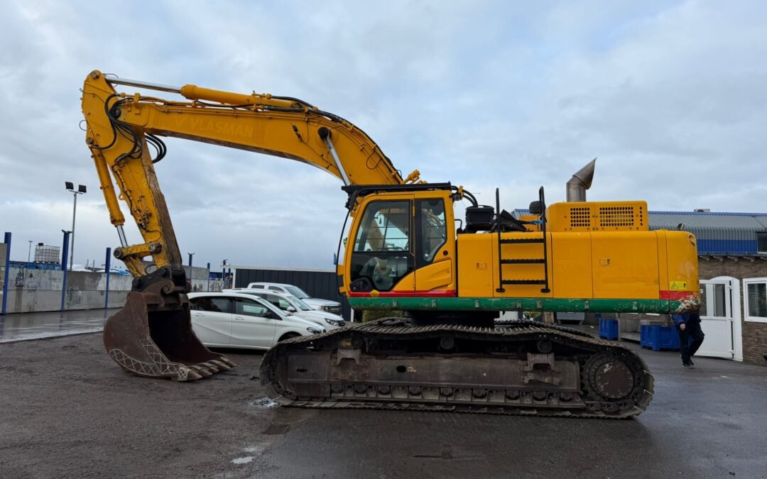 Hitachi 470 excavator